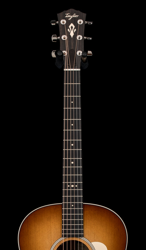 Taylor Gold Label 517e - Sunburst  #85029 (NAMM 2026)