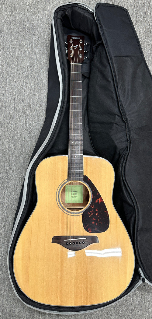 Used Yamaha FG800 (2018) - Natural #50642 with Gig Bag