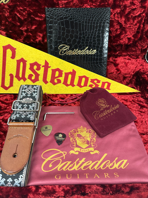 Castedosa Guitars Marianna Bevel - Aged Fiesta Red #462