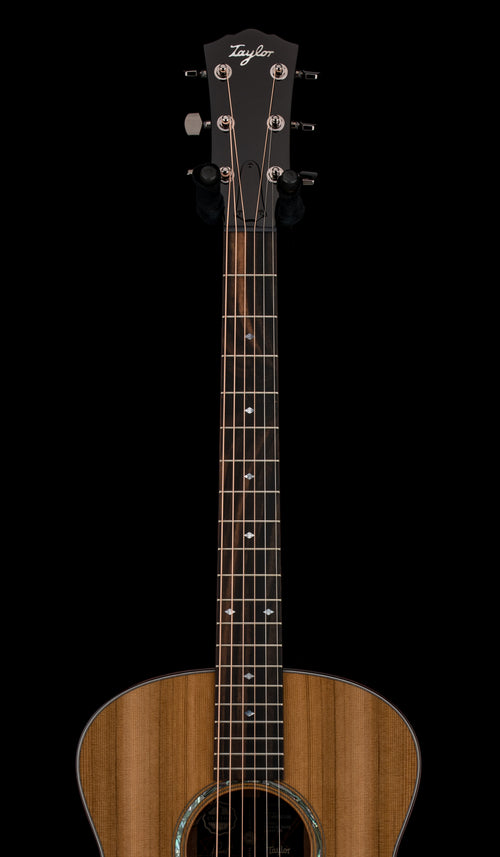 Taylor Custom Shop Gold Label SA Western Red Cedar/Tasmanian Blackwood #56102