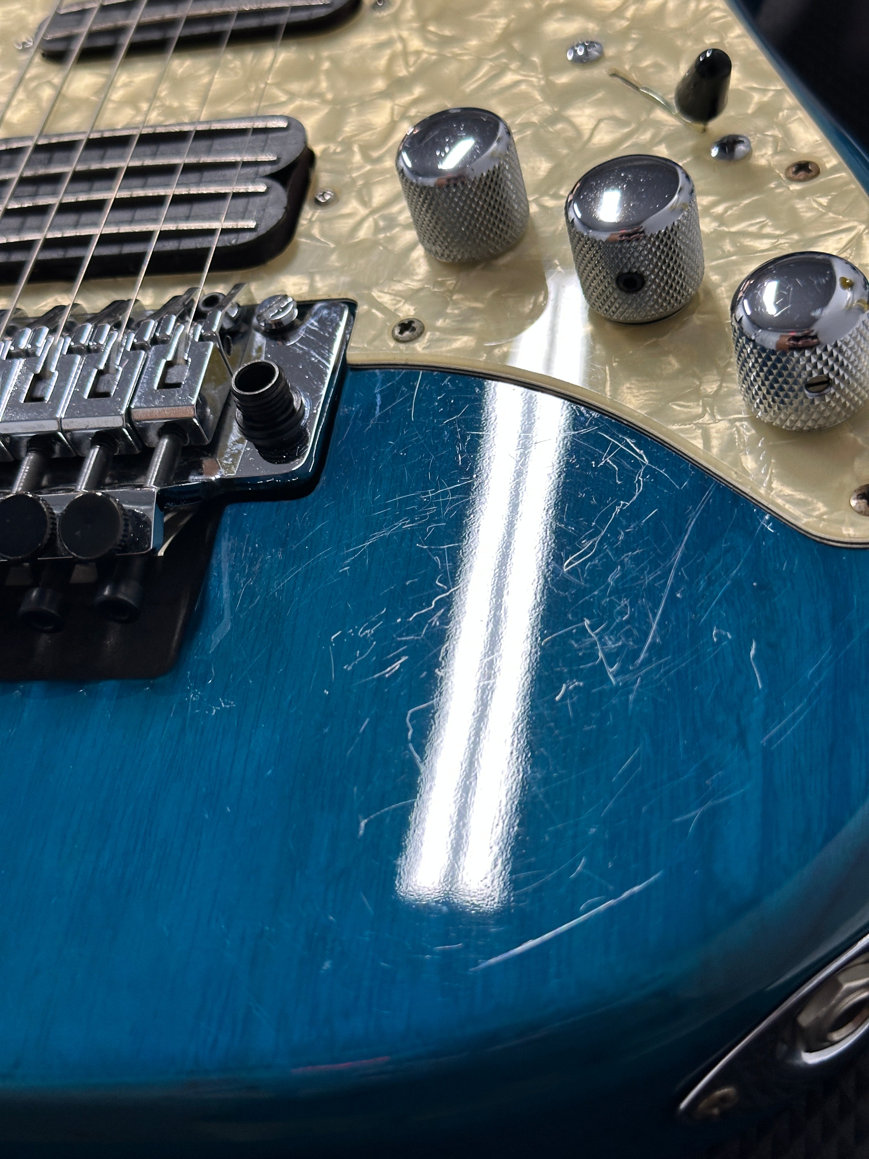 GARY & VERA ASPEY / ゲイリー&ヴェラ・アスペイ Used Peavey Axcelerator F (1994) - Transparent Blue #77574 with