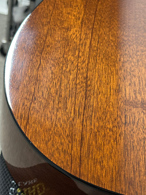 Used Bourgeois Custom Country Boy Dreadnought (2007) - Sunburst #004103 with Original Hard Case