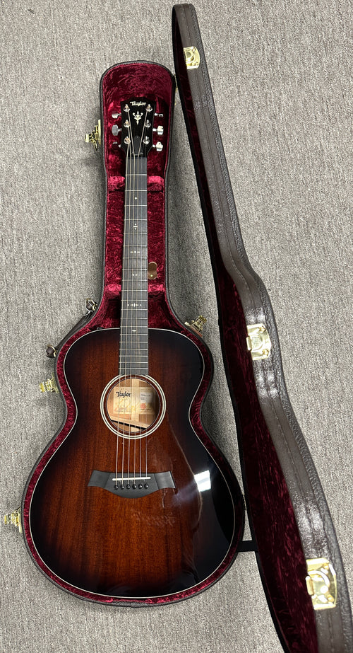 Used Taylor 522e (2021) #71139 with Original Hard Case