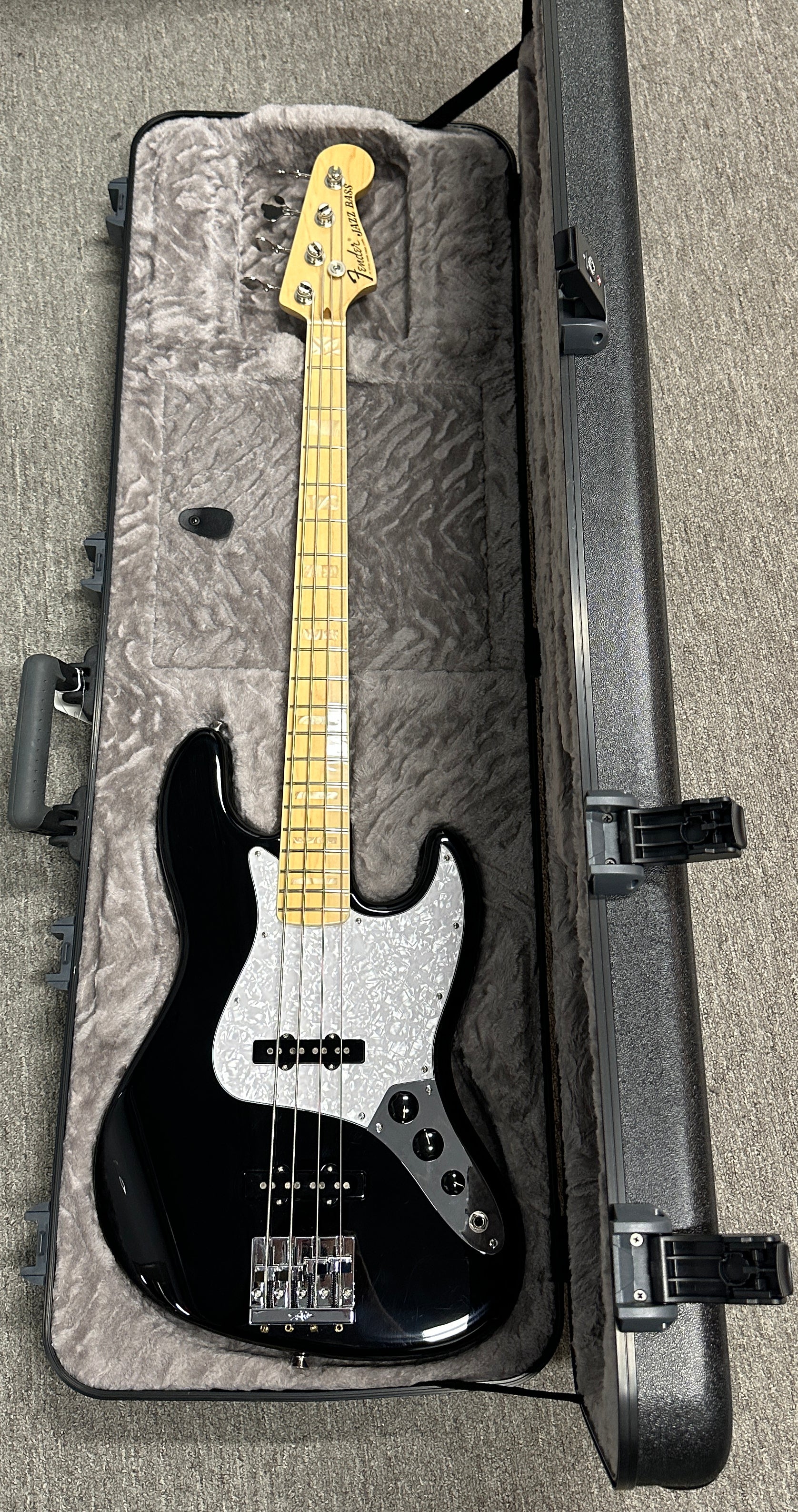 Used Fender USA Geddy Lee Jazz Bass - Black with Original Hard