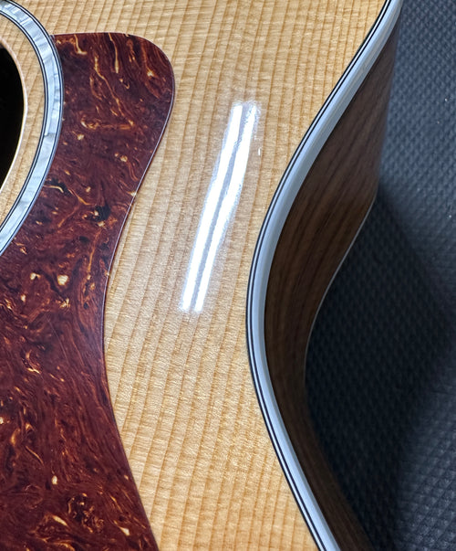 Used Taylor 214ce DLX (2020) - Natural #70288 with Original Hard Case