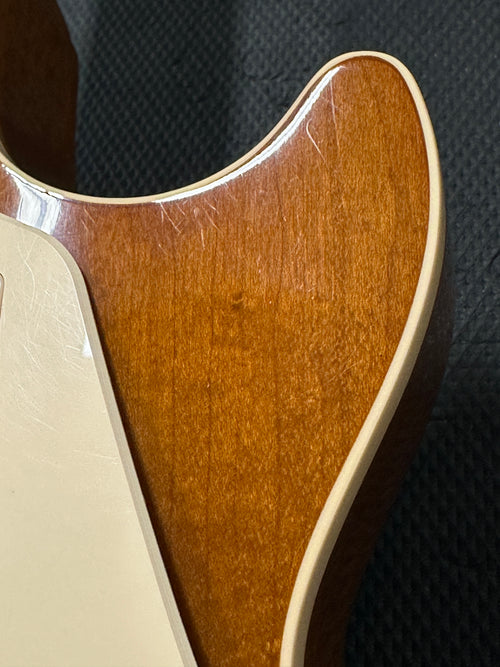 Used Gibson Les Paul Classic (2019) - Honeyburst #33082 with Original Hard Case