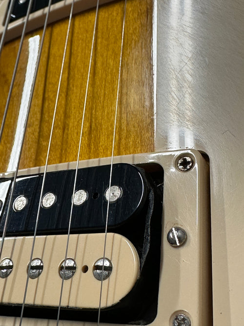 Used Gibson Les Paul Classic (2019) - Honeyburst #33082 with Original Hard Case