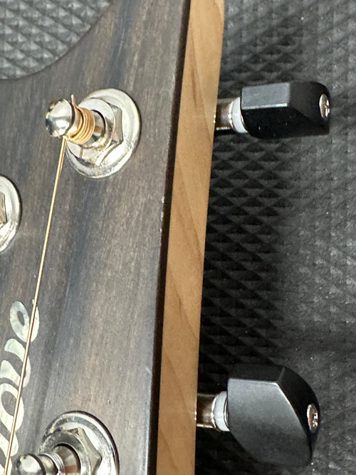 Used Breedlove Oregon Concert CE Myrtlewood (2022) - Natural #27697 with Original Hard Case