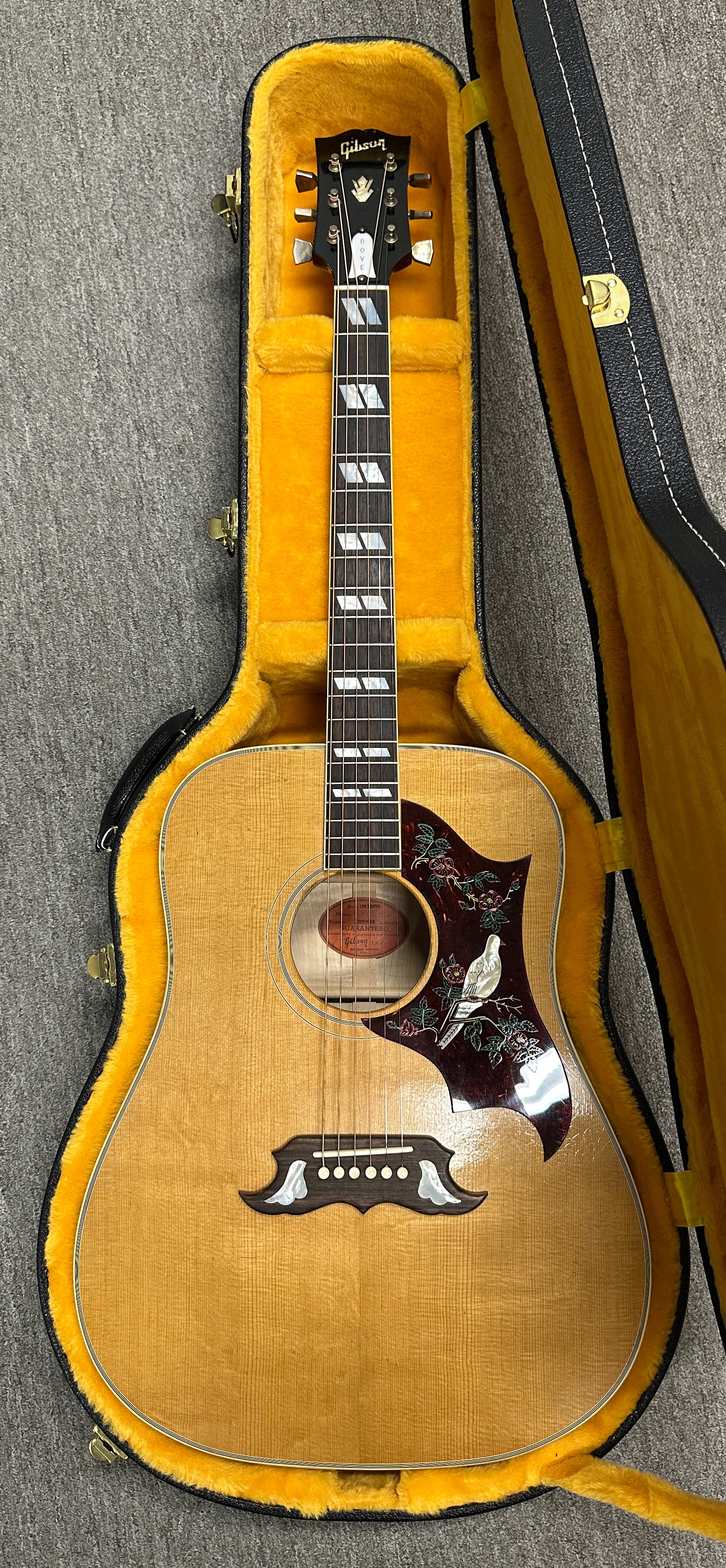 Used Gibson Custom Shop 1963 Dove Murphy Lab Light Aged - Dark