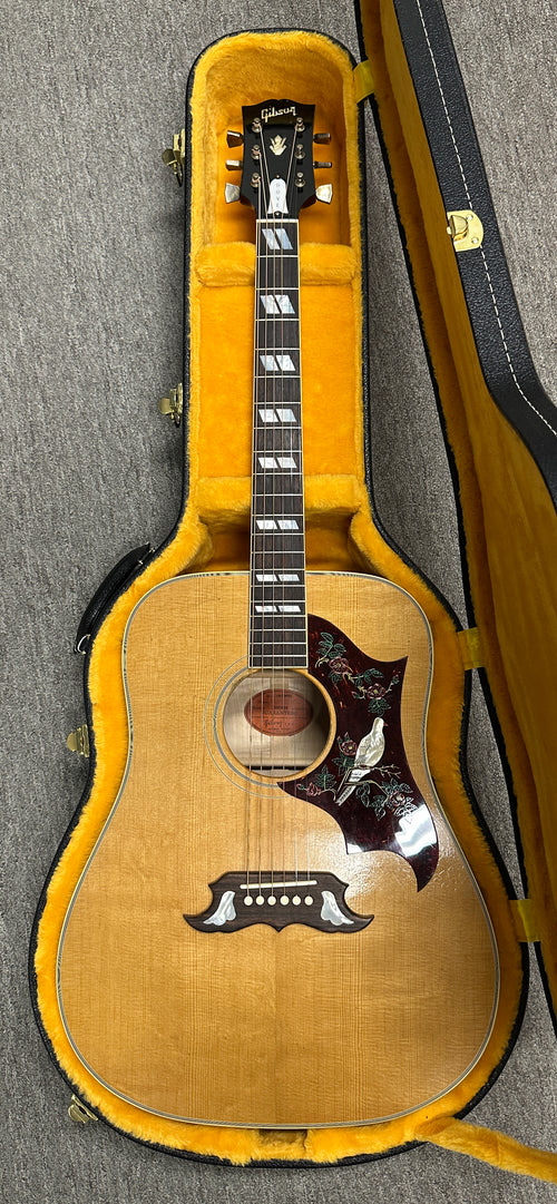 Used Gibson Custom Shop 1963 Dove Murphy Lab Light Aged - Dark Natural #95018 with Original Hard Case