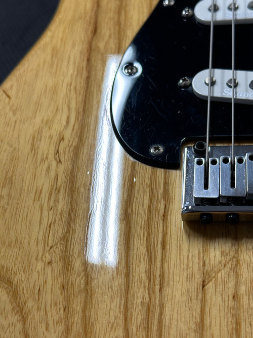 Used Fender Special Edition Lite Ash Stratocaster (2004) - Natural #64711 with Gig Bag