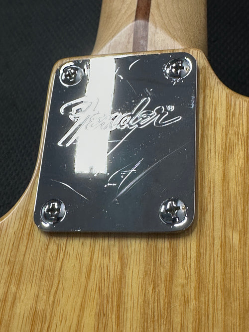 Used Fender Special Edition Lite Ash Stratocaster (2004) - Natural #64711 with Gig Bag