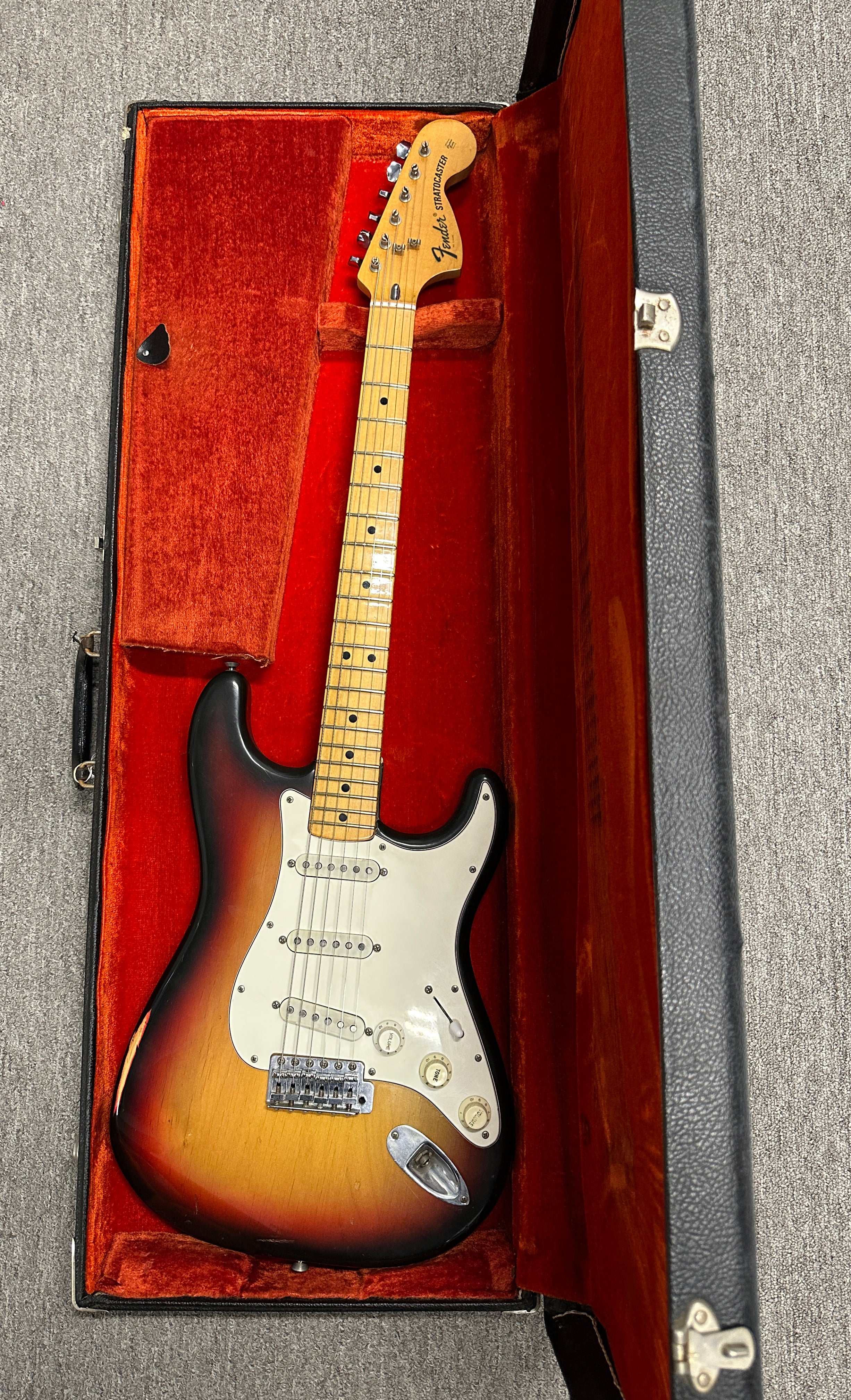 Vintage Fender 1974 Stratocaster - Sunburst – Empire Music